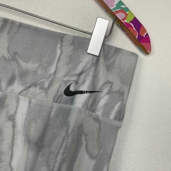 Nike marble crop leggings size XL // 1646 - Picture 3 of 6